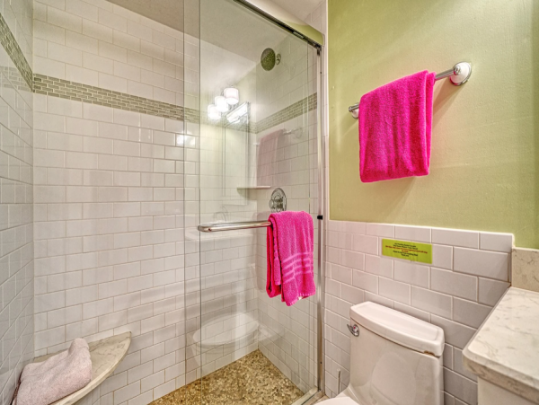 Charming Vacation Rental on Longboat Key. Call Today.